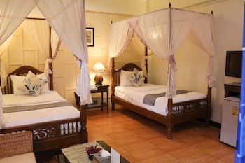 Changmoi House (Little Village)