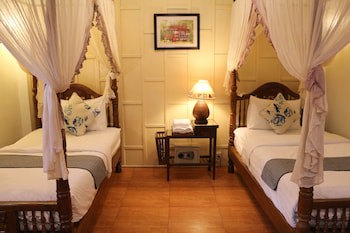 Changmoi House (Little Village)