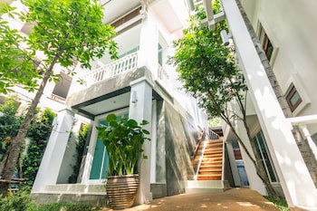 Changmoi House (Little Village)