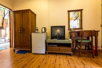 Changmoi House (Little Village)