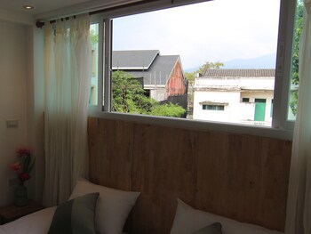 Changmoi House (Little Village)