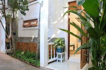 Changmoi House (Little Village)