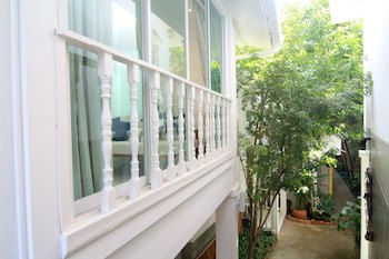 Changmoi House (Little Village)