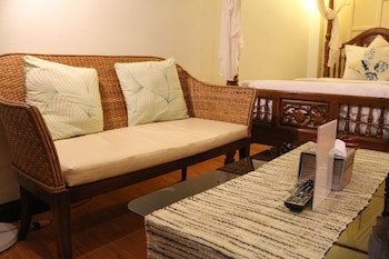 Changmoi House (Little Village)