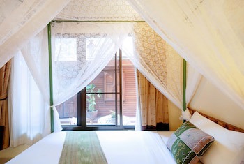 Changmoi House (Little Village)