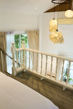 Changmoi House (Little Village)