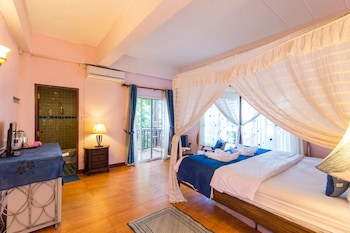 Changmoi House (Little Village)