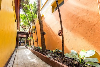 Changmoi House (Little Village)