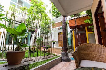 Changmoi House (Little Village)