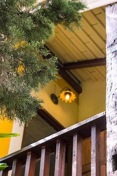 Changmoi House (Little Village)