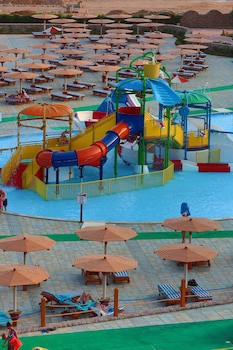 Charmillion Gardens Aquapark