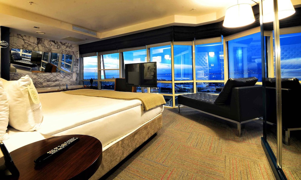 Ramada Encore By Wyndham Izmir