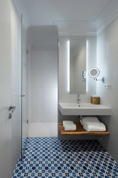 Atocha Hotel Madrid, Tapestry Collection By Hilton