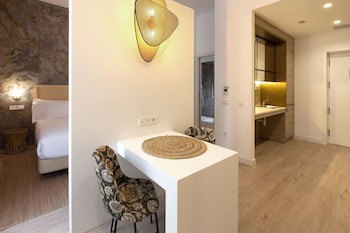 Atocha Hotel Madrid, Tapestry Collection By Hilton