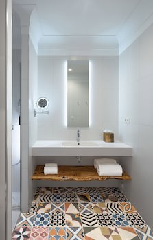 Atocha Hotel Madrid, Tapestry Collection By Hilton