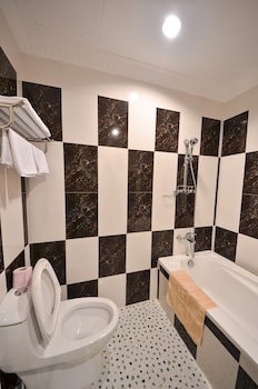 Golden House International Hotel