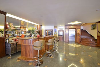 Golden House International Hotel