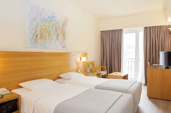 Athinais Hotel