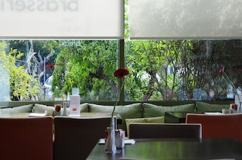 Athinais Hotel