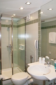 Athinais Hotel
