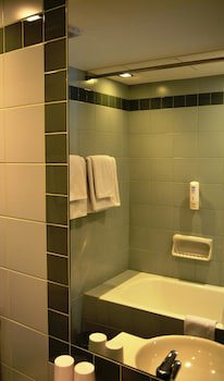 Athinais Hotel