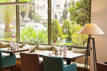 Athinais Hotel