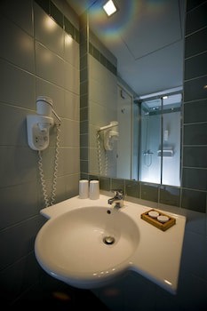 Athinais Hotel