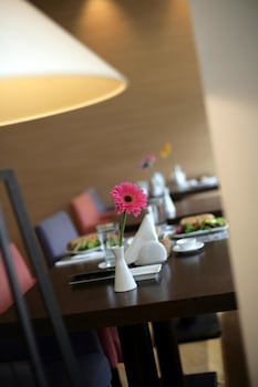 Athinais Hotel