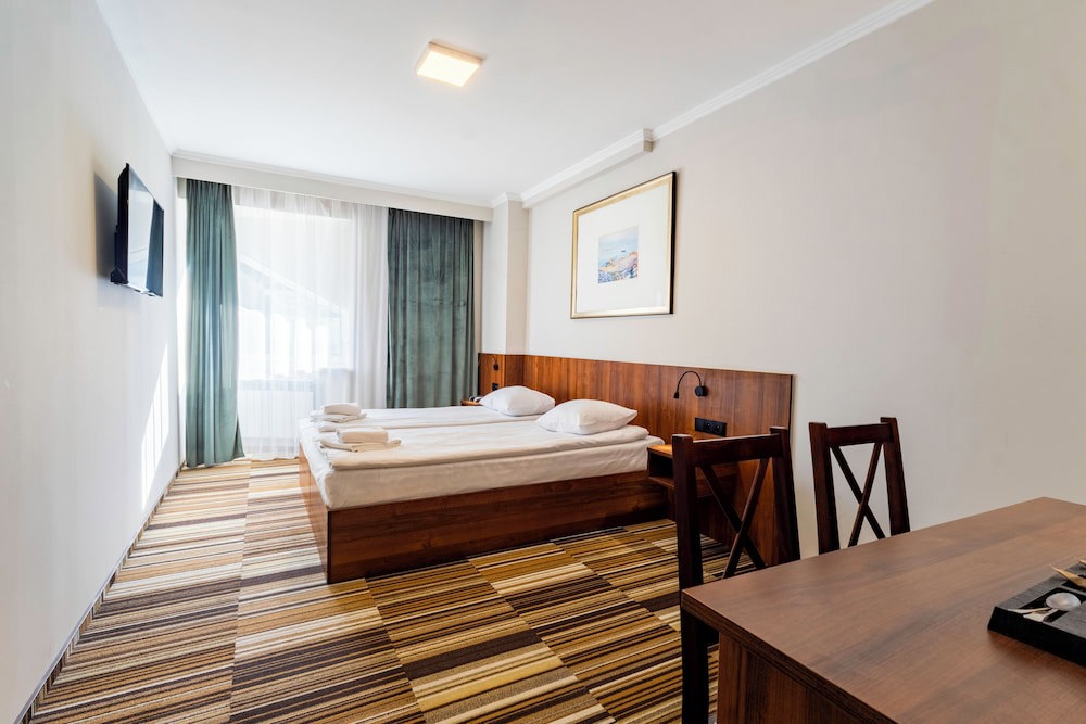 Hit Hotel
