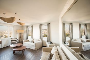 Casa Galos Hotel & Lofts