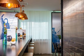 Holiday Inn Express Rotterdam - Central Station, An Ihg Hotel
