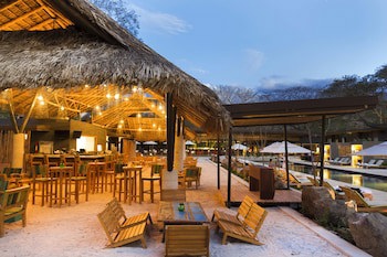 El Mangroove Papagayo, Autograph Collection