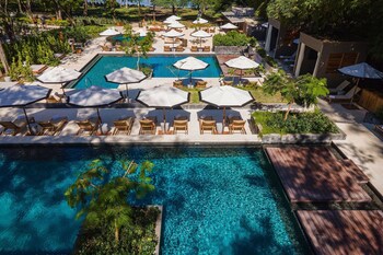 El Mangroove Papagayo, Autograph Collection