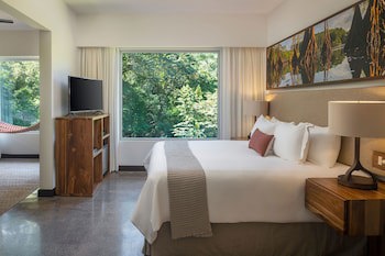 El Mangroove Papagayo, Autograph Collection