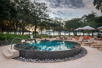 El Mangroove Papagayo, Autograph Collection