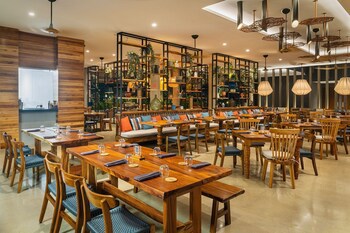 El Mangroove Papagayo, Autograph Collection