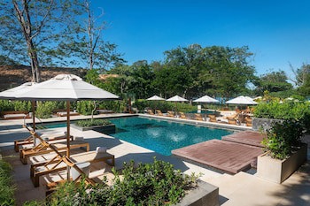 El Mangroove Papagayo, Autograph Collection