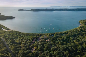 El Mangroove Papagayo, Autograph Collection