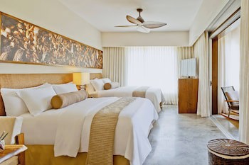 El Mangroove Papagayo, Autograph Collection