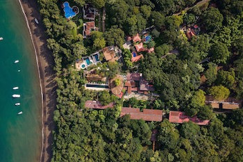 El Mangroove Papagayo, Autograph Collection