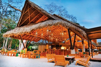 El Mangroove Papagayo, Autograph Collection