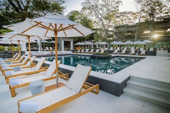 El Mangroove Papagayo, Autograph Collection