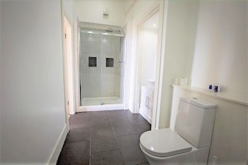 Bayswell Park Hotel