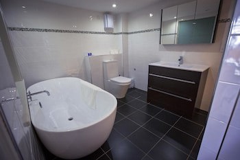Bayswell Park Hotel