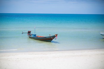Bottle Beach 1 Resort