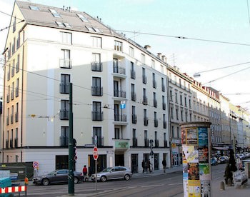 Augusten Hotel