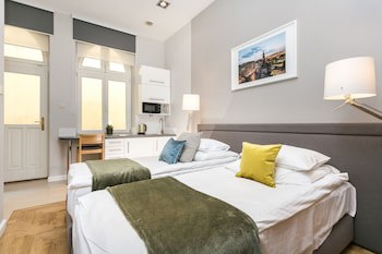 Venetian House Market Square Aparthotel