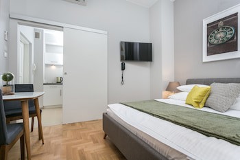 Venetian House Market Square Aparthotel