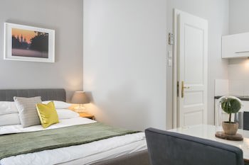 Venetian House Market Square Aparthotel