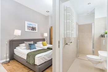 Venetian House Market Square Aparthotel
